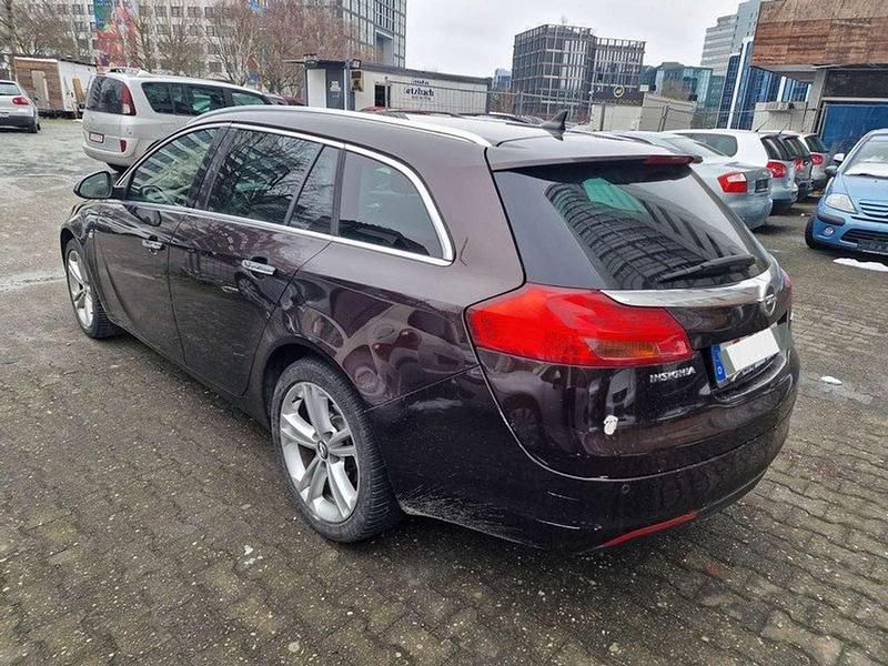 Gebraucht Opel Insignia 140 PS (102 kW) 2012 Schwarz Kombi