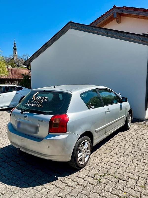 Brugt Toyota Corolla 98 HK (72 kW) 2003 Sølv Hatchback