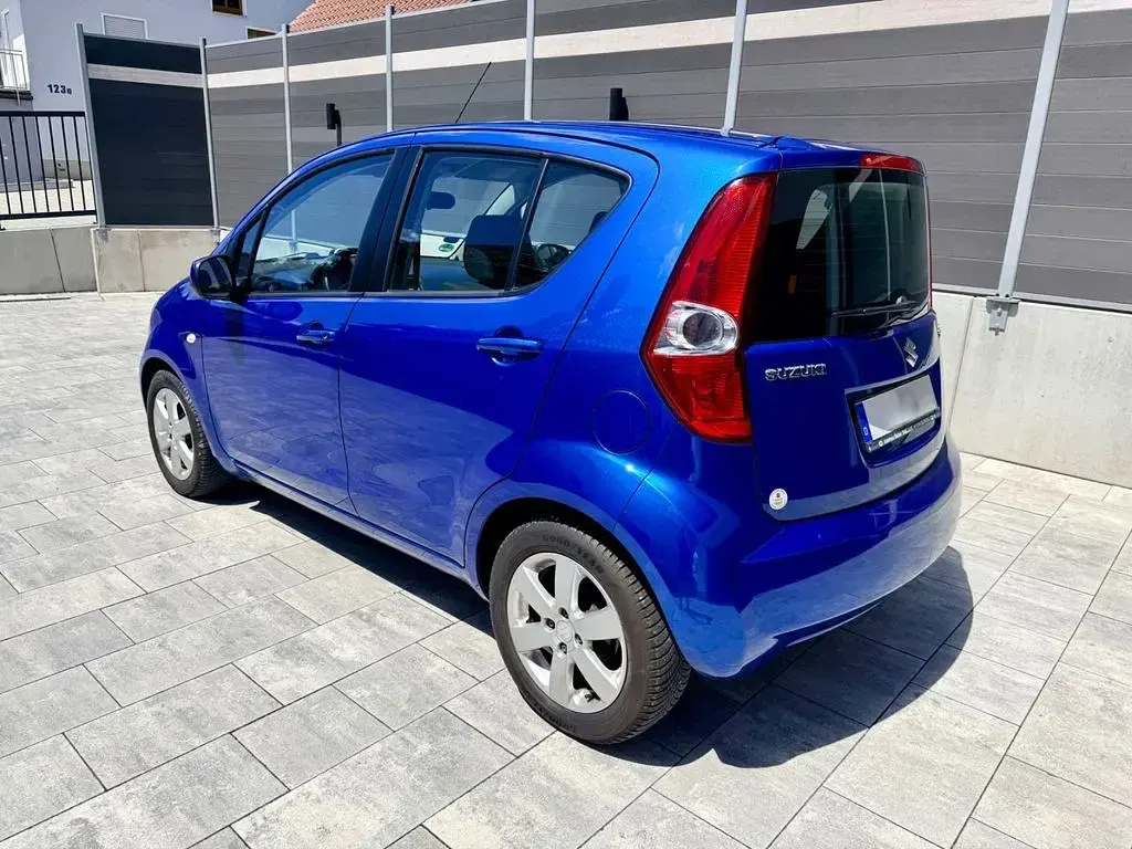 Gebraucht Suzuki Splash 65 PS (47 kW) 2009 Blau Kleinwagen