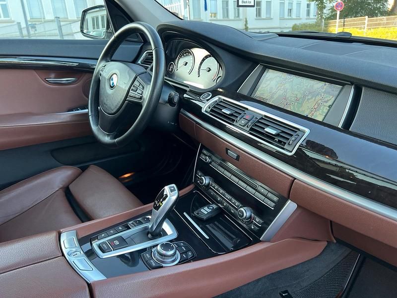 Silber Gebraucht 2012 BMW 535 Gran Turismo SUV | 10.950 € (Fairer Preis) - Bild 1/4