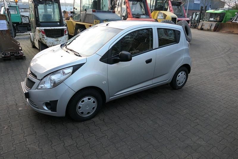 Silber Gebraucht 2012 Chevrolet Spark Kleinwagen | 1.990 € (Superpreis) - Bild 1/4