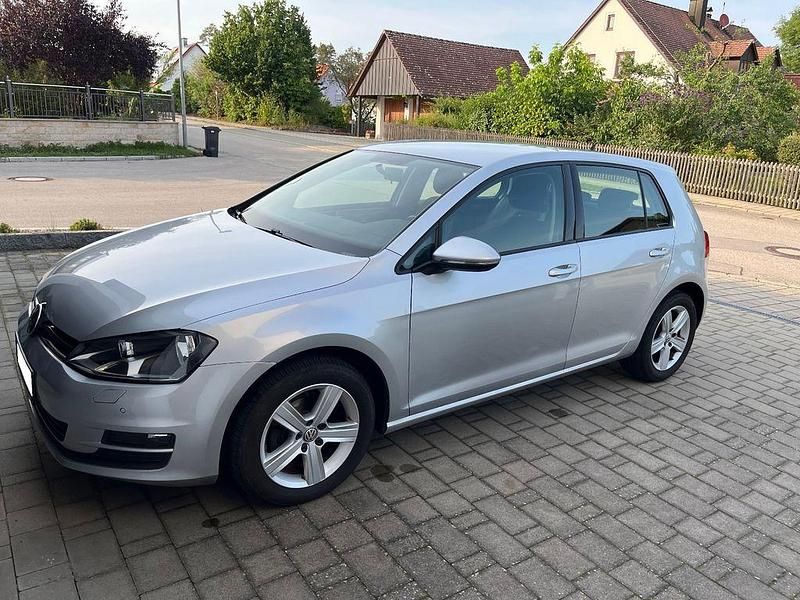 Silber Gebraucht 2014 VW Golf VII Comfortline Limousine | 8.100 € (Fairer Preis) - Bild 1/4