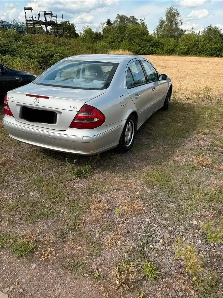 Gebraucht Mercedes E270 263 PS (193 kW) 2005 Silber Limousine