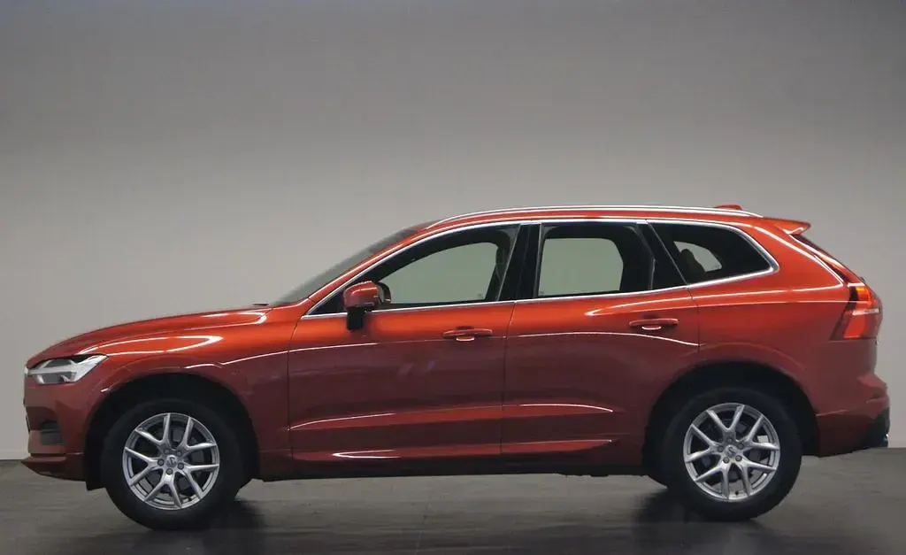 Gebraucht Volvo XC60 Momentum 190 PS (139 kW) 2020 Rot SUV