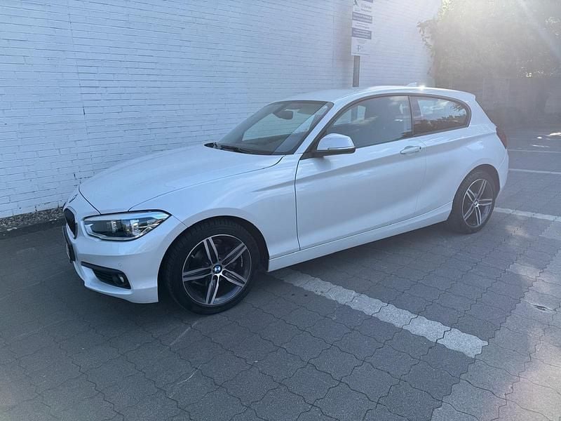 Weiß Gebraucht 2019 BMW 116 Advantage Kleinwagen | 15.000 € (Guter Preis) - Bild 1/4