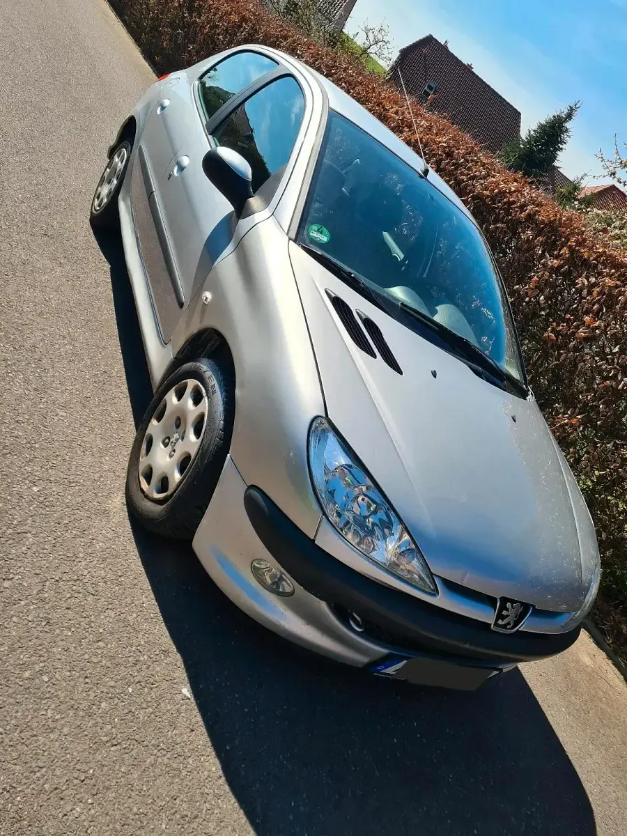 Gebraucht Peugeot 206 55 PS (40 kW) 2005 Silber Kleinwagen