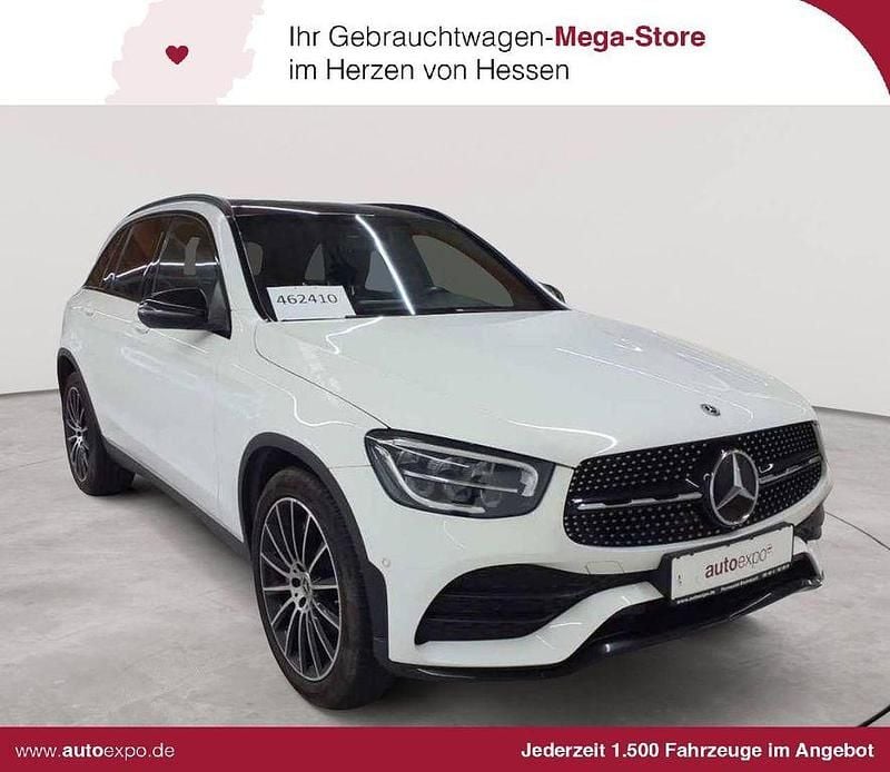 Polarweiß Gebraucht 2020 Mercedes GLC220 AMG line SUV | 30.990 € (Fairer Preis) - Bild 1/4