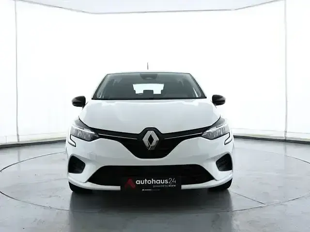 Gebraucht Renault Clio V SE 67 PS (49 kW) 2023 Weiß Limousine