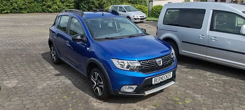 Gebraucht Dacia Sandero Celebration 90 PS (66 kW) 2020 Blau Limousine