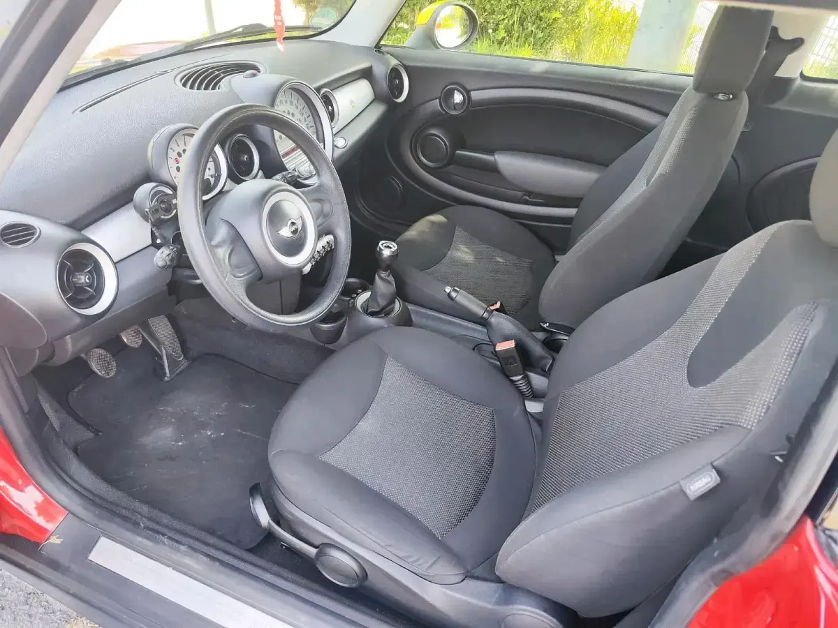 Gebraucht Mini Cooper 75 PS (55 kW) 2010 Rot Kleinwagen