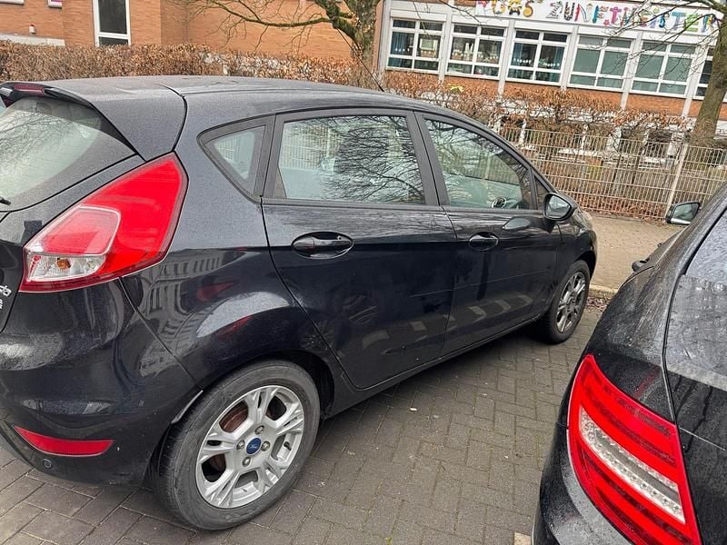 Schwarz Gebraucht 2013 Ford Fiesta Limousine | 1.999 € (Superpreis) - Bild 1/4