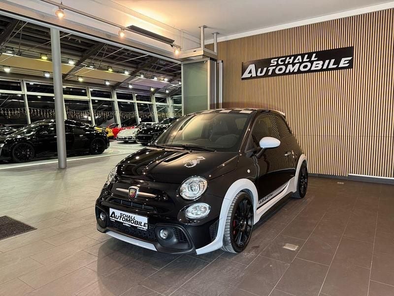 Schwarz Gebraucht 2020 Abarth 695 70th Anniversary Kleinwagen | 24.890 € (Etwas zu teuer) - Bild 1/4