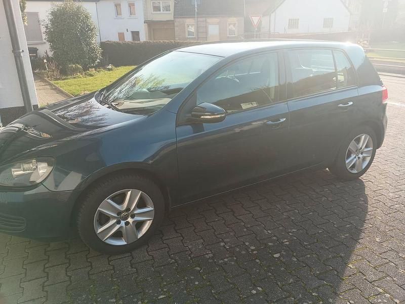 Blau Gebraucht 2008 VW Golf Comfortline Limousine | 2.450 € (Guter Preis) - Bild 1/4