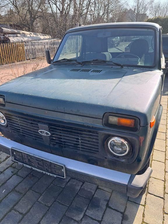 Gebraucht Lada niva 82 PS (60 kW) 2009 Grün SUV