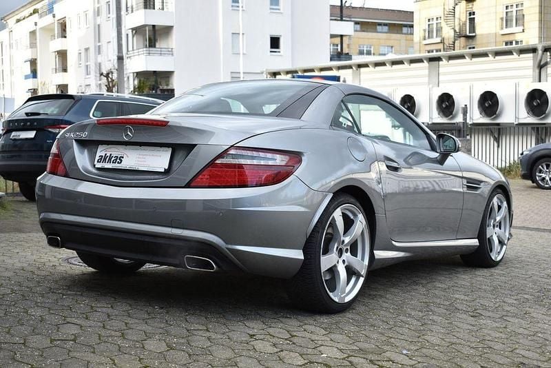 Gebraucht Mercedes SLK250 Sport 204 PS (150 kW) 2011 Grau Cabrio