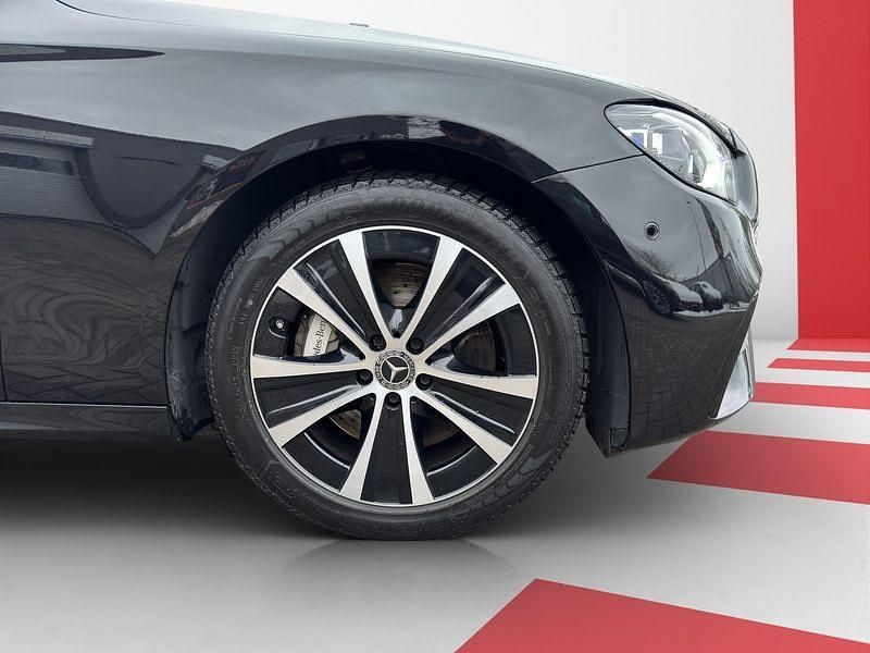Gebraucht Mercedes E400 AMG 330 PS (242 kW) 2023 Metalliclack obsidianschwarz Kombi