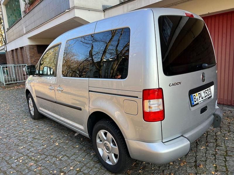 Gebraucht VW Caddy Life 80 PS (58 kW) 2009 Silber Van / Kleinbus