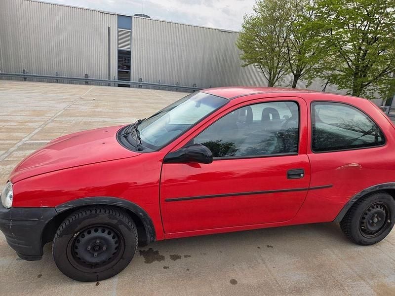 Second-hand Opel Corsa 45 CP (33 kW) 1994 Roșu Hatchback