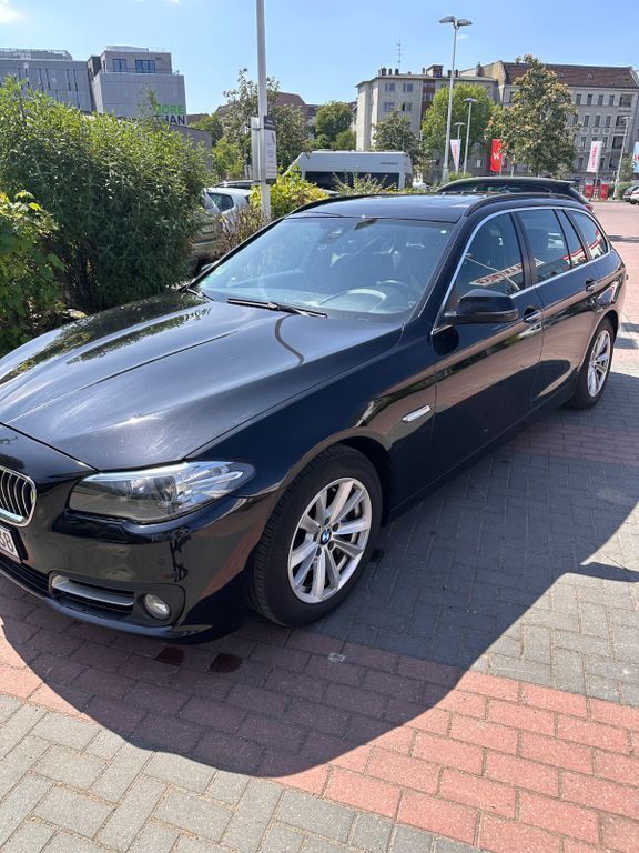 Schwarz Gebraucht 2016 BMW 530 Luxury Line Kombi | 12.600 € (Superpreis) - Bild 1/4