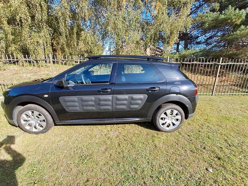 Schwarz Gebraucht 2014 Citroën C4 Limousine | 4.600 € - Bild 1/4