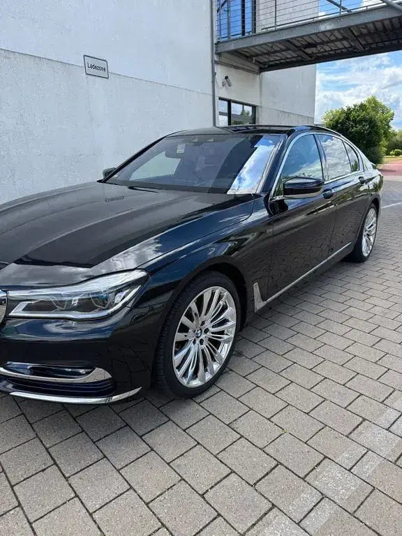 Gebraucht BMW 750L 449 PS (330 kW) 2015 Schwarz Limousine