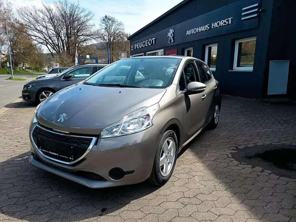 Gebraucht Peugeot 208 Active 68 PS (50 kW) 2014 Grau Kleinwagen