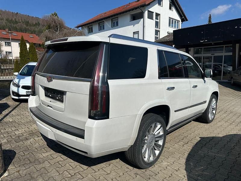 Gebraucht Cadillac Escalade 426 PS (313 kW) 2016 Weiß SUV