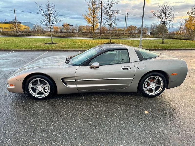 Second-hand Corvette C5 344 CP (253 kW) 2001 Argintiu Cabrio