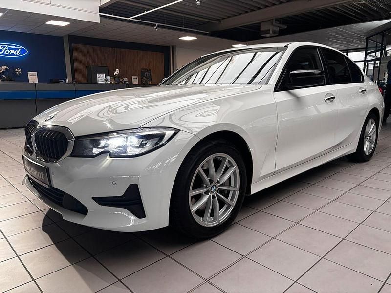 Gebraucht BMW 330 Advantage 265 PS (194 kW) 2020 Weiß Limousine