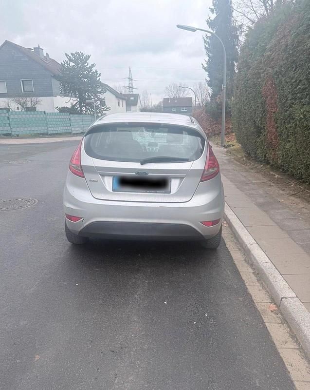 Gebraucht Ford Fiesta 69 PS (50 kW) 2009 Silber Kleinwagen