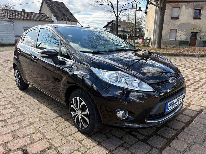 Gebraucht Ford Fiesta Titanium 82 PS (60 kW) 2010 Schwarz Kleinwagen