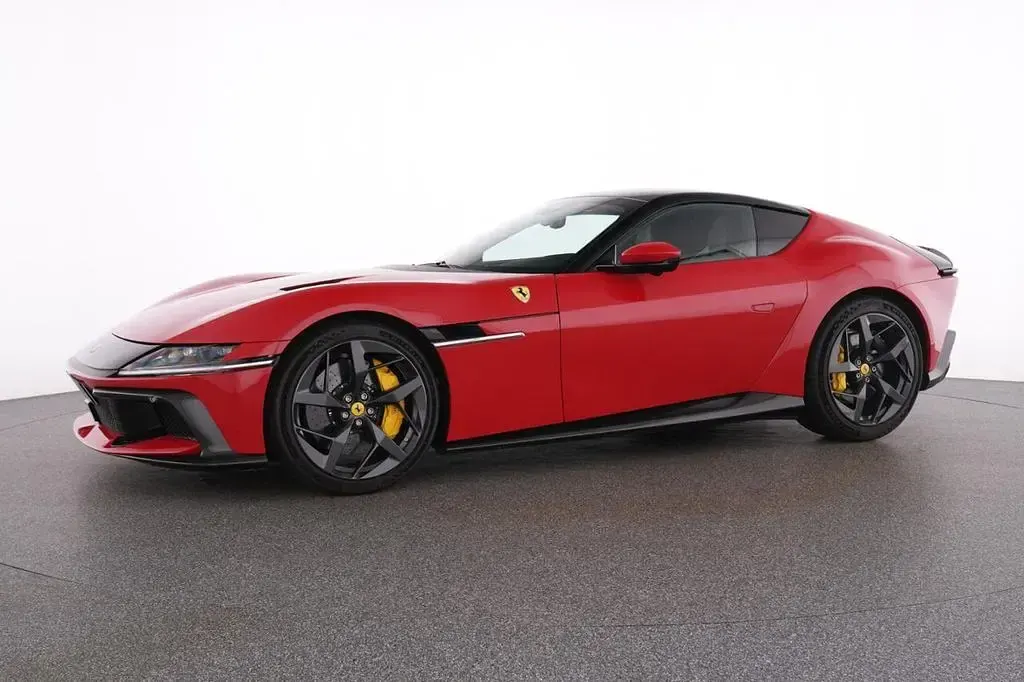Gebraucht Ferrari 12 Cilindri 831 PS (611 kW) 2025 Rot