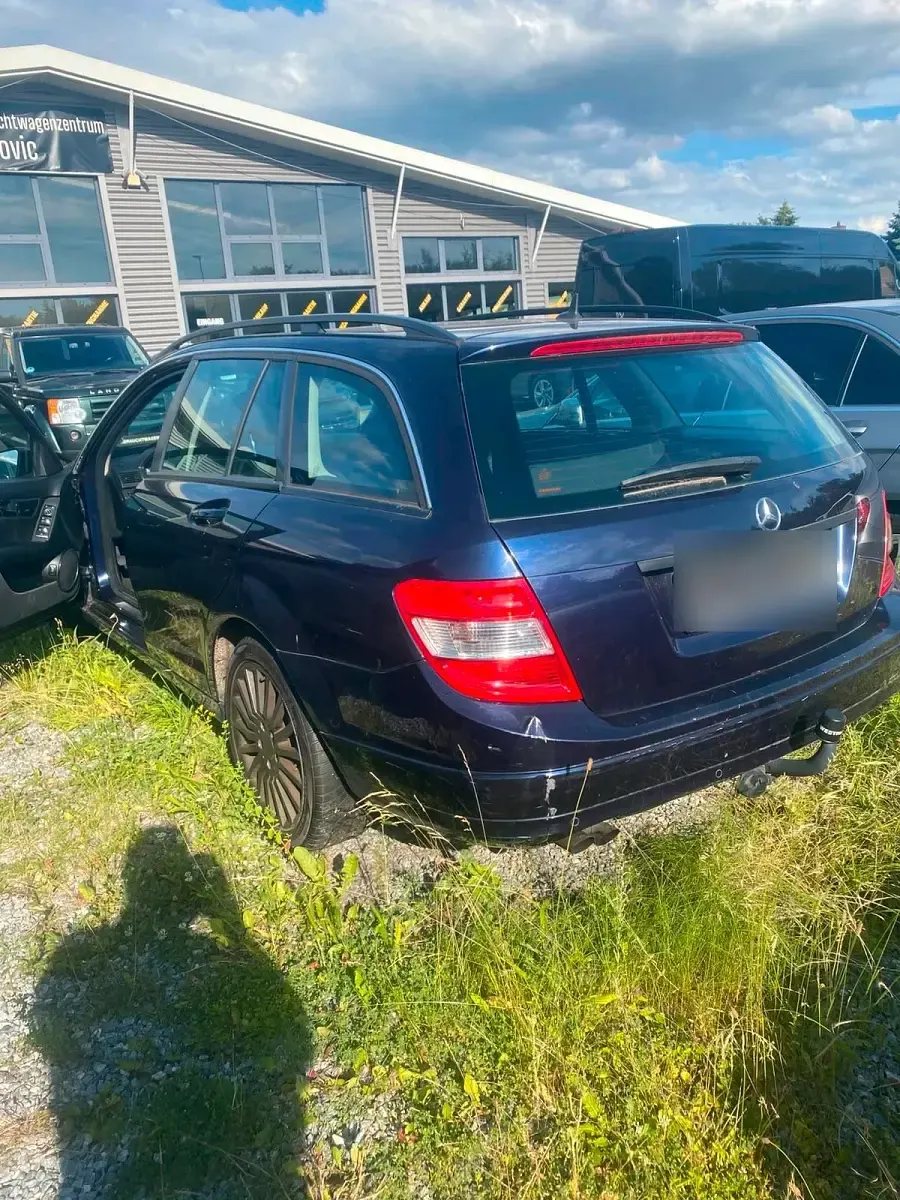 Gebraucht Mercedes C220 170 PS (125 kW) 2011 Blau Kombi