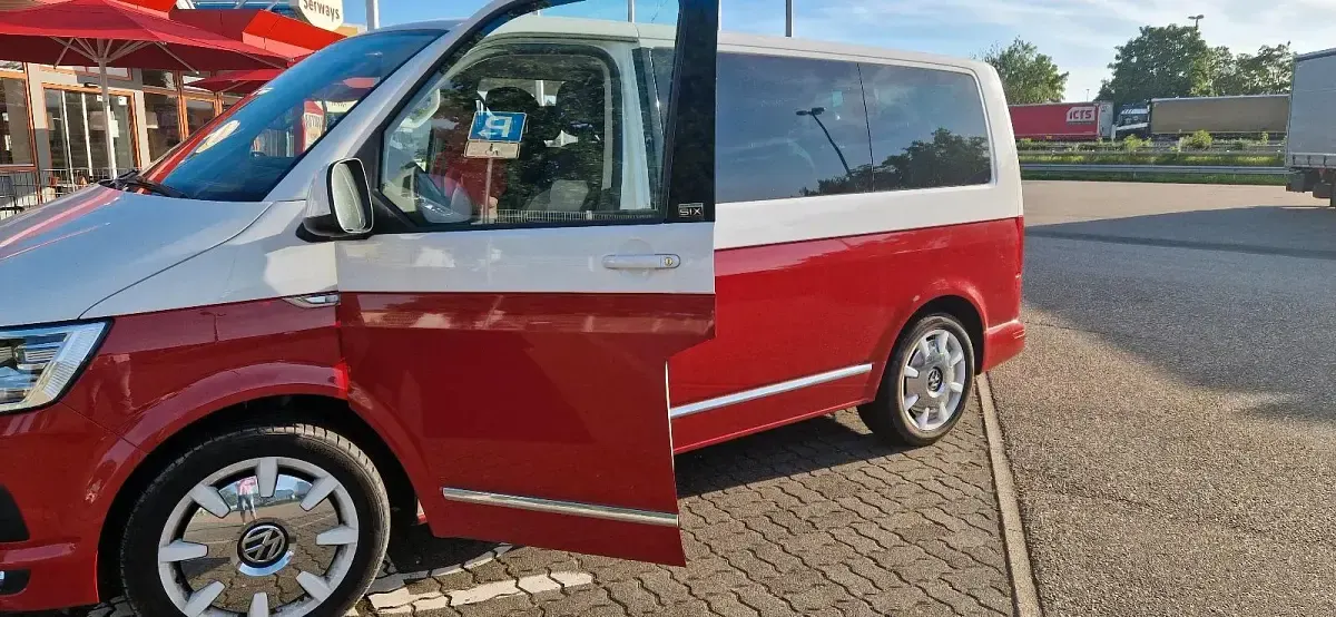Gebraucht VW Multivan 204 PS (150 kW) 2015 Weiß Van / Kleinbus