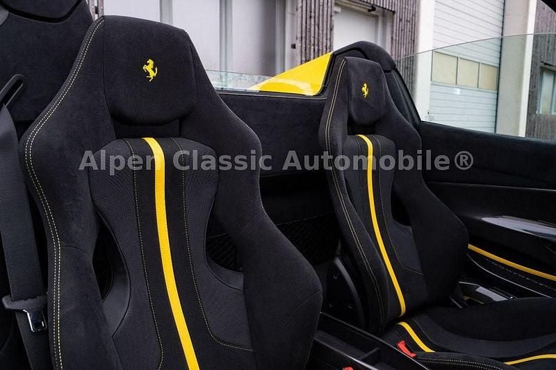 Gebraucht Ferrari 488 719 PS (528 kW) 2021 Giallo modena ds Cabrio