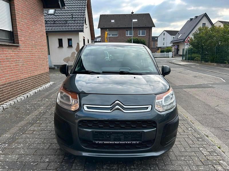 Grau Gebraucht 2016 Citroën C3 Picasso Van / Kleinbus | 5.490 € (Fairer Preis) - Bild 1/4