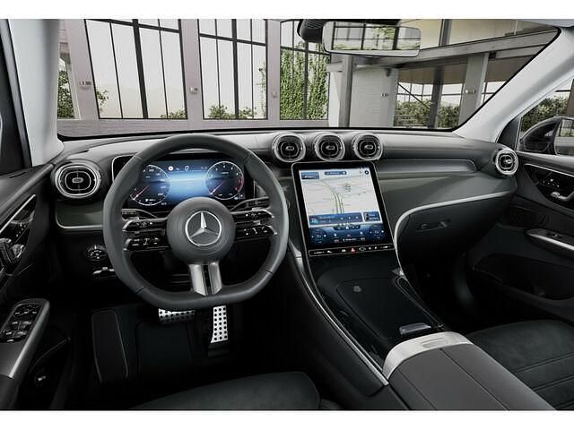 Gebraucht Mercedes GLC200 Advanced Plus 204 PS (150 kW) 2024 Silber / mojavesilber SUV