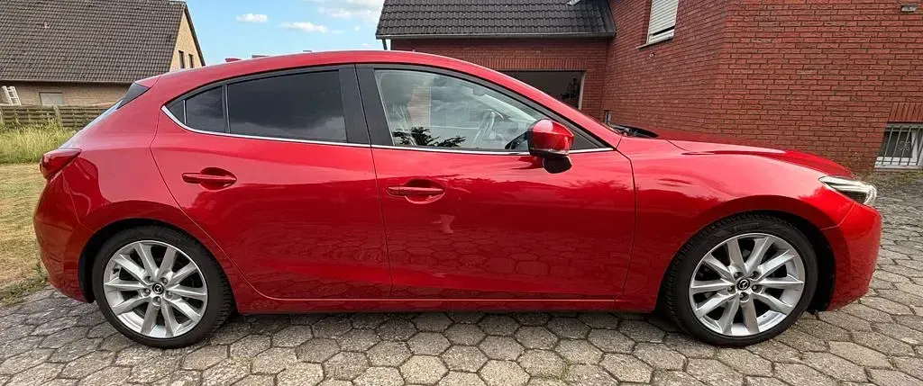 Gebraucht Mazda 3 Sports-Line 165 PS (121 kW) 2017 Rot Limousine