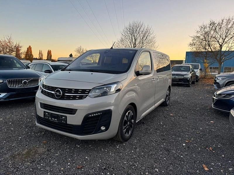 Grau Gebraucht 2021 Opel Zafira Life Van / Kleinbus | 28.200 € (Guter Preis) - Bild 1/4