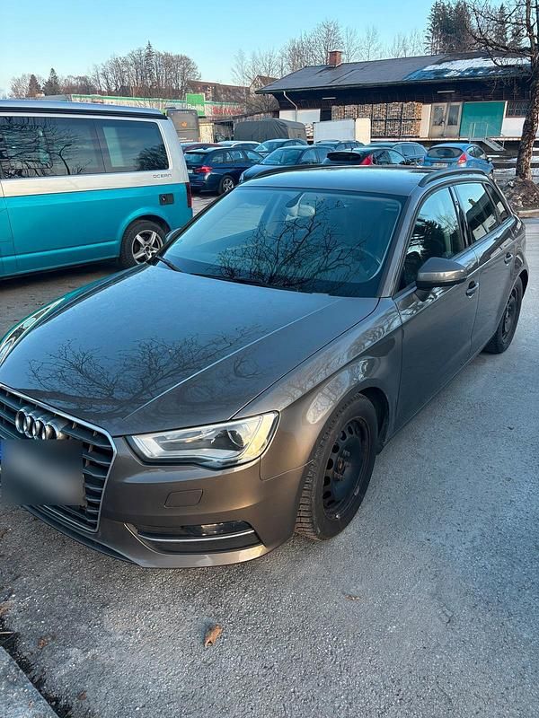 Gebraucht Audi A3 Comfort 105 PS (77 kW) 2014 Braun Limousine