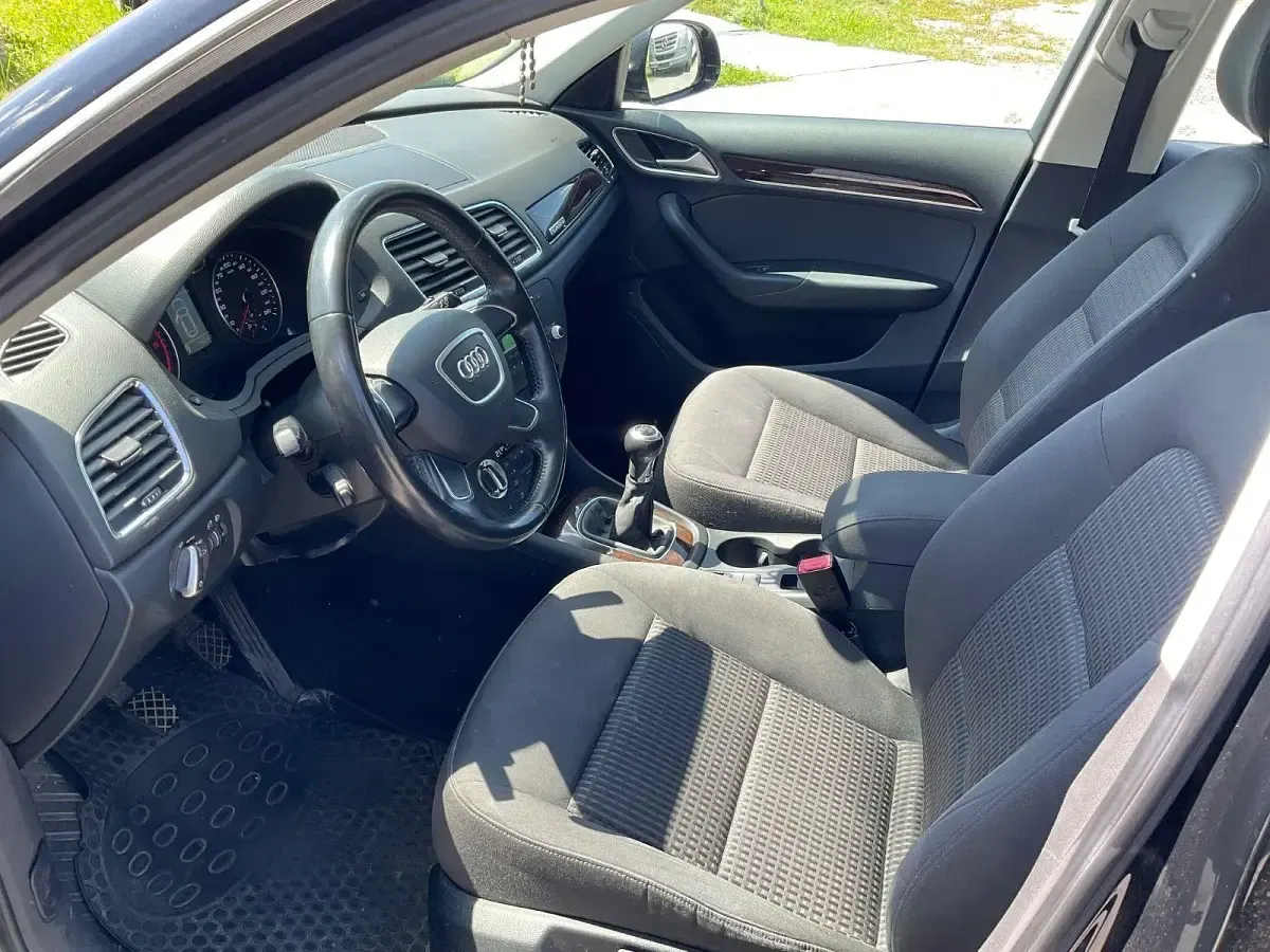 Gebraucht Audi Q3 Comfort 140 PS (102 kW) 2013 Schwarz SUV