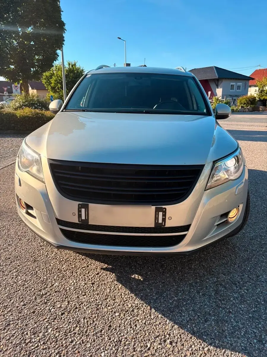 Gebraucht VW Tiguan 140 PS (102 kW) 2009 Silber SUV