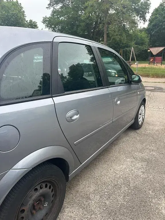 Gebraucht Opel Meriva 101 PS (74 kW) 2004 Silber Van / Kleinbus