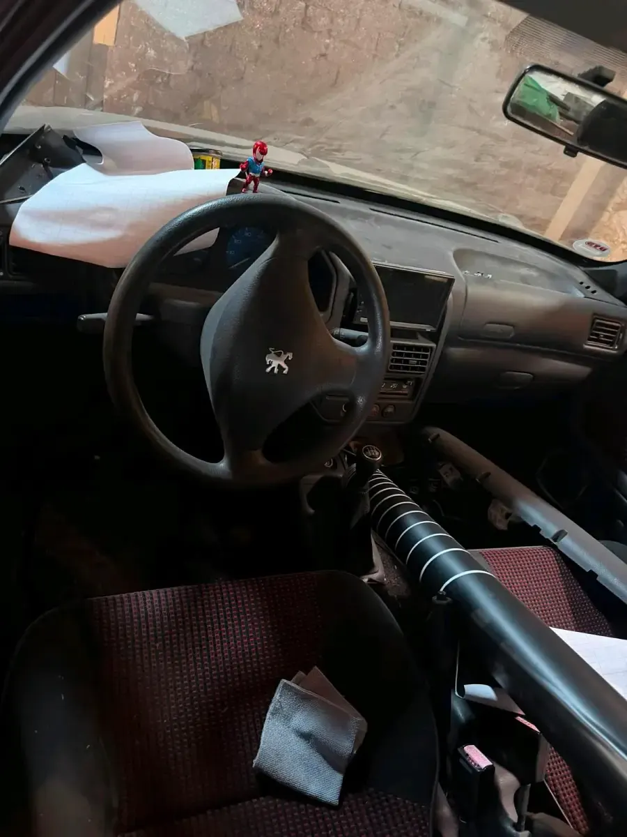 Gebraucht Peugeot 106 60 PS (44 kW) 2000 Rot Kleinwagen