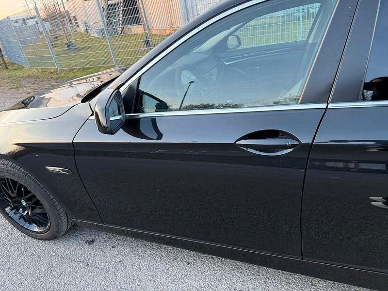 Gebraucht BMW 523 M Sport 204 PS (150 kW) 2010 Schwarz Limousine