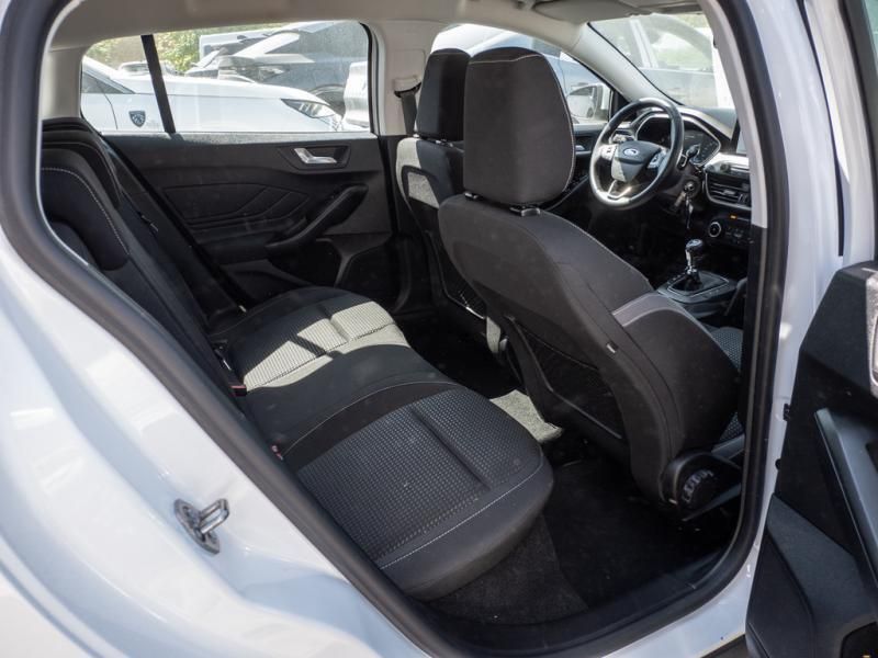 Gebraucht Ford Focus Cool & Connect 95 PS (69 kW) 2022 Frostweiß Kombi