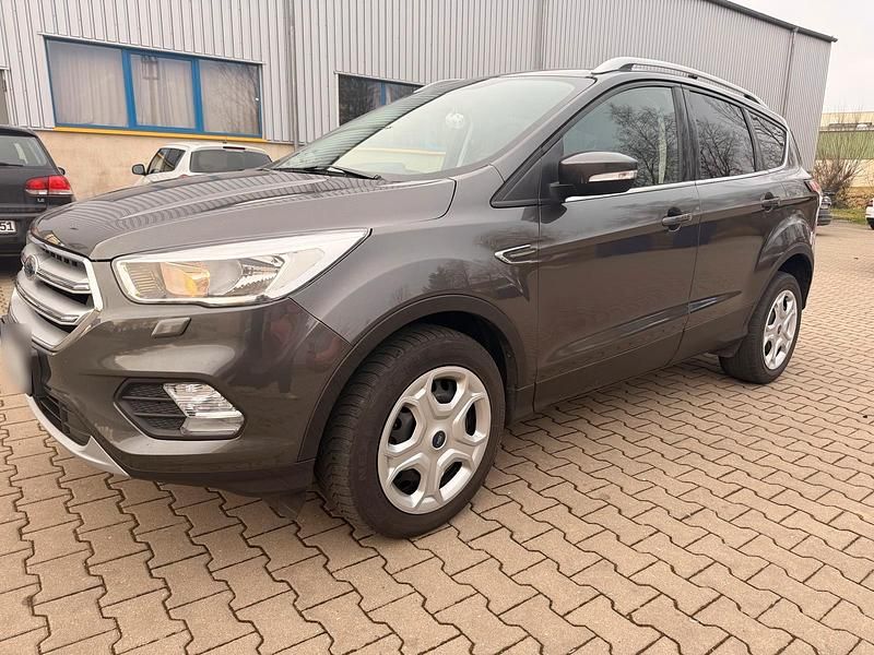 Gebraucht Ford Kuga 120 PS (88 kW) 2018 Grau SUV