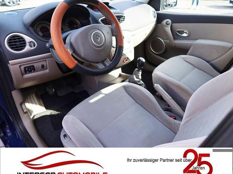 Gebraucht Renault Clio II Privilege 106 PS (77 kW) 2006 Blue roy Limousine