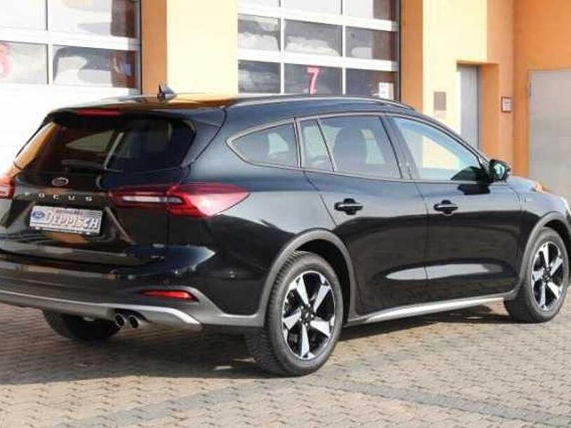 Gebraucht Ford Focus Active 116 PS (85 kW) 2024 Schwarz Limousine