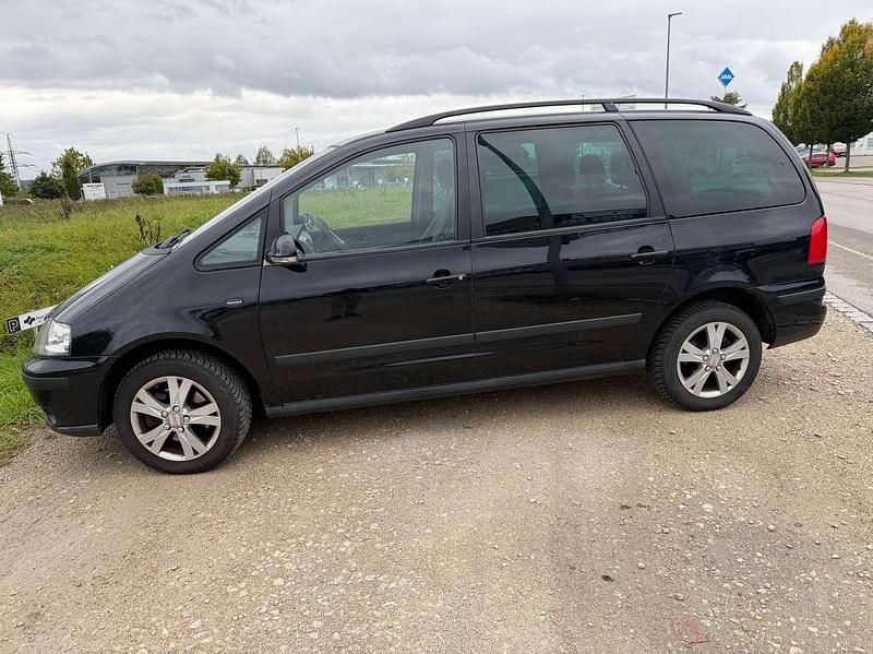 Second-hand Seat Alhambra Reference 140 CP (102 kW) 2009 Negru Monovolum